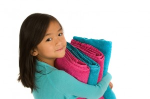 girl_holding_towels